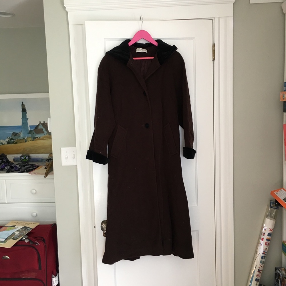 Long John Meyer brown coat with black trim